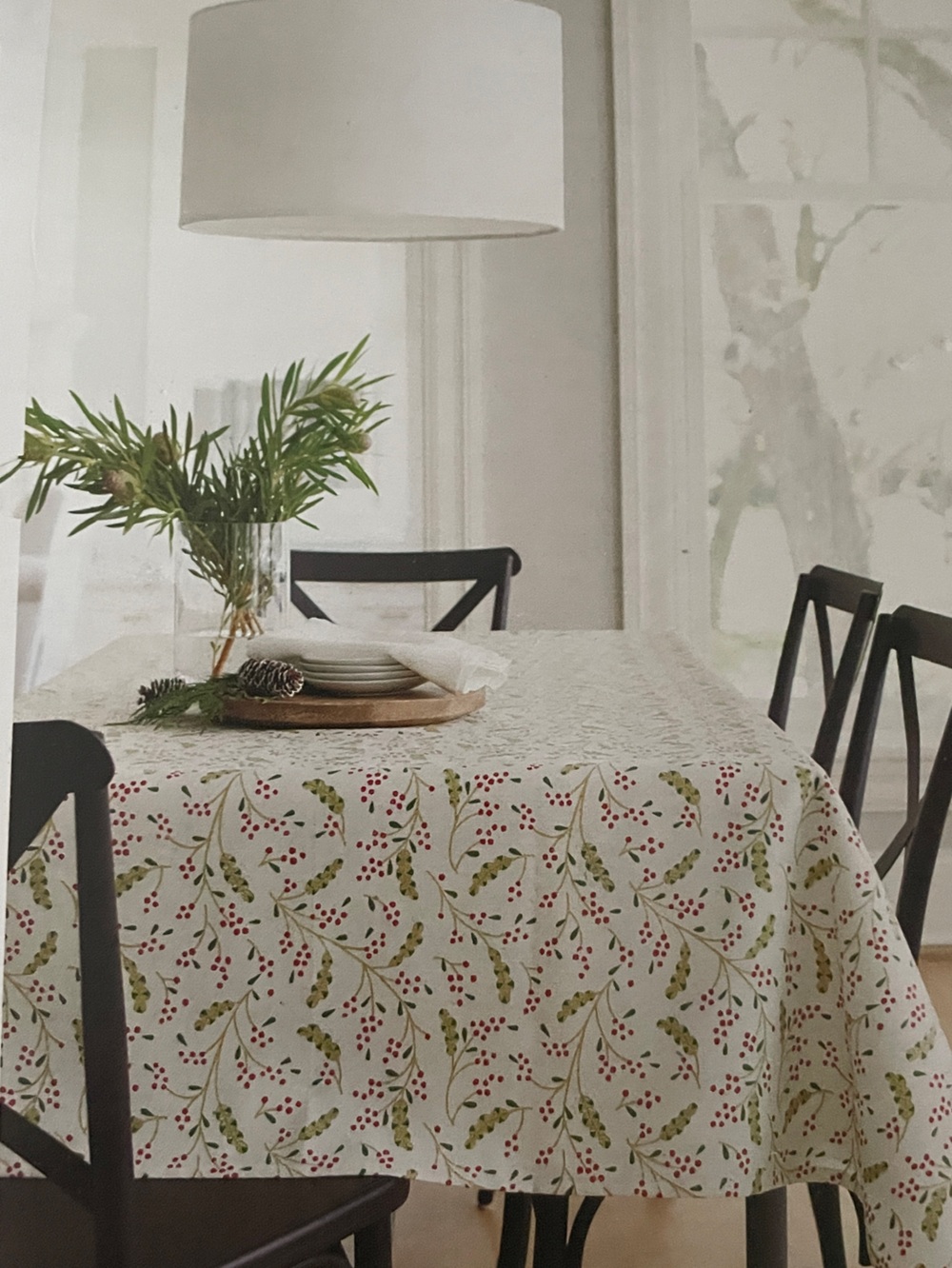 Threshold Oblong Tablecloth featuring a festive red berry and green leaf-NWT